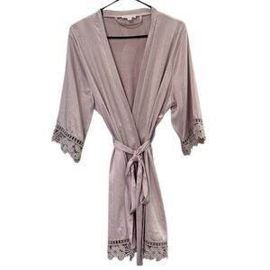 Le Rose Bridesmaid Light Pink Lace Robe Size M/L